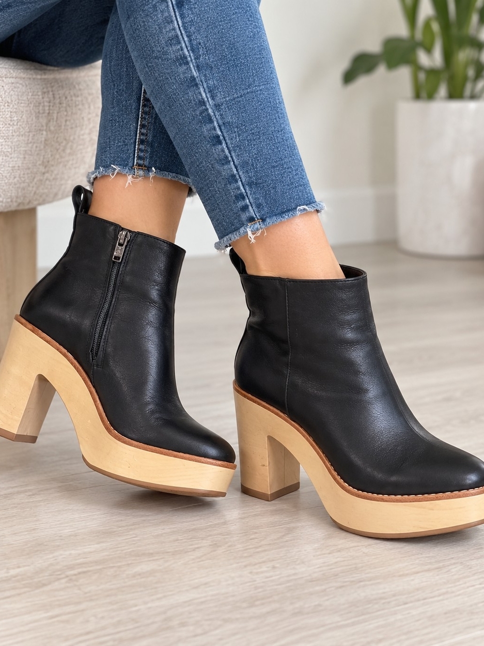 ANTONIO MELANI Black Leather Platform Ankle Boots with Natural Wood-Heel Size 9M